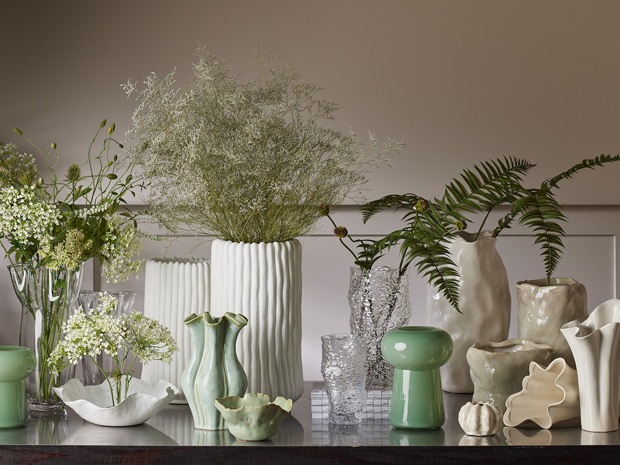  UPPTÄCK ELEGANSEN I LJUSA OCH GRÖNA NYANSER MED HOLMEN, 