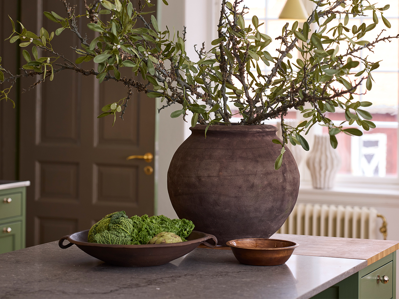 STILRENT & NATURLIGT – INRED MED HOLMEN, 